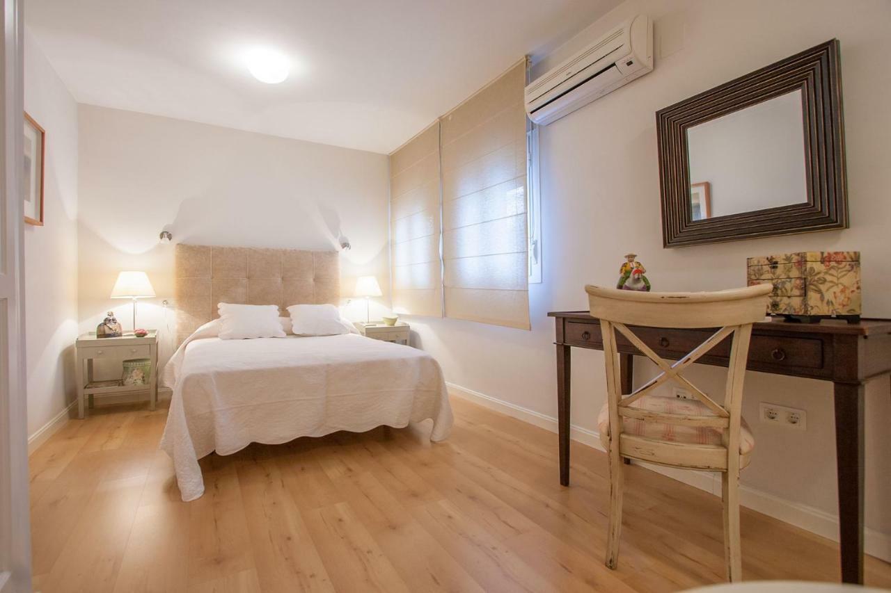Medina Apartment And Parking Historical Center Sevilla Eksteriør bilde