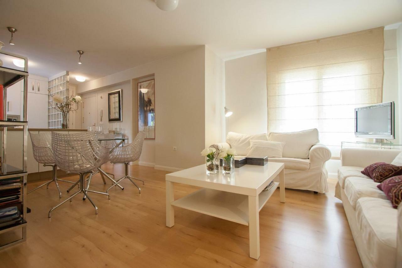Medina Apartment And Parking Historical Center Sevilla Eksteriør bilde