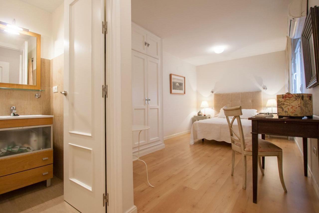 Medina Apartment And Parking Historical Center Sevilla Eksteriør bilde