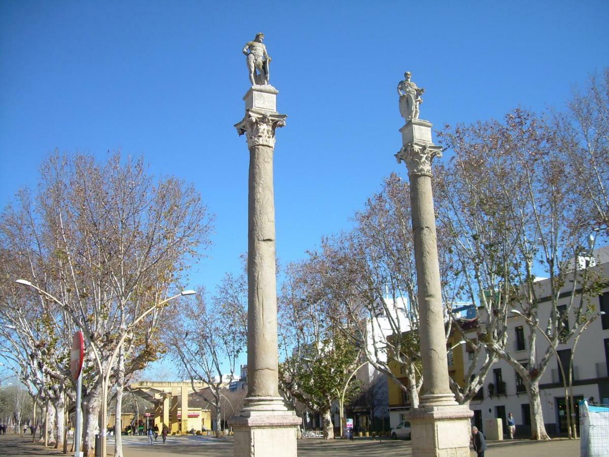 Medina Apartment And Parking Historical Center Sevilla Eksteriør bilde